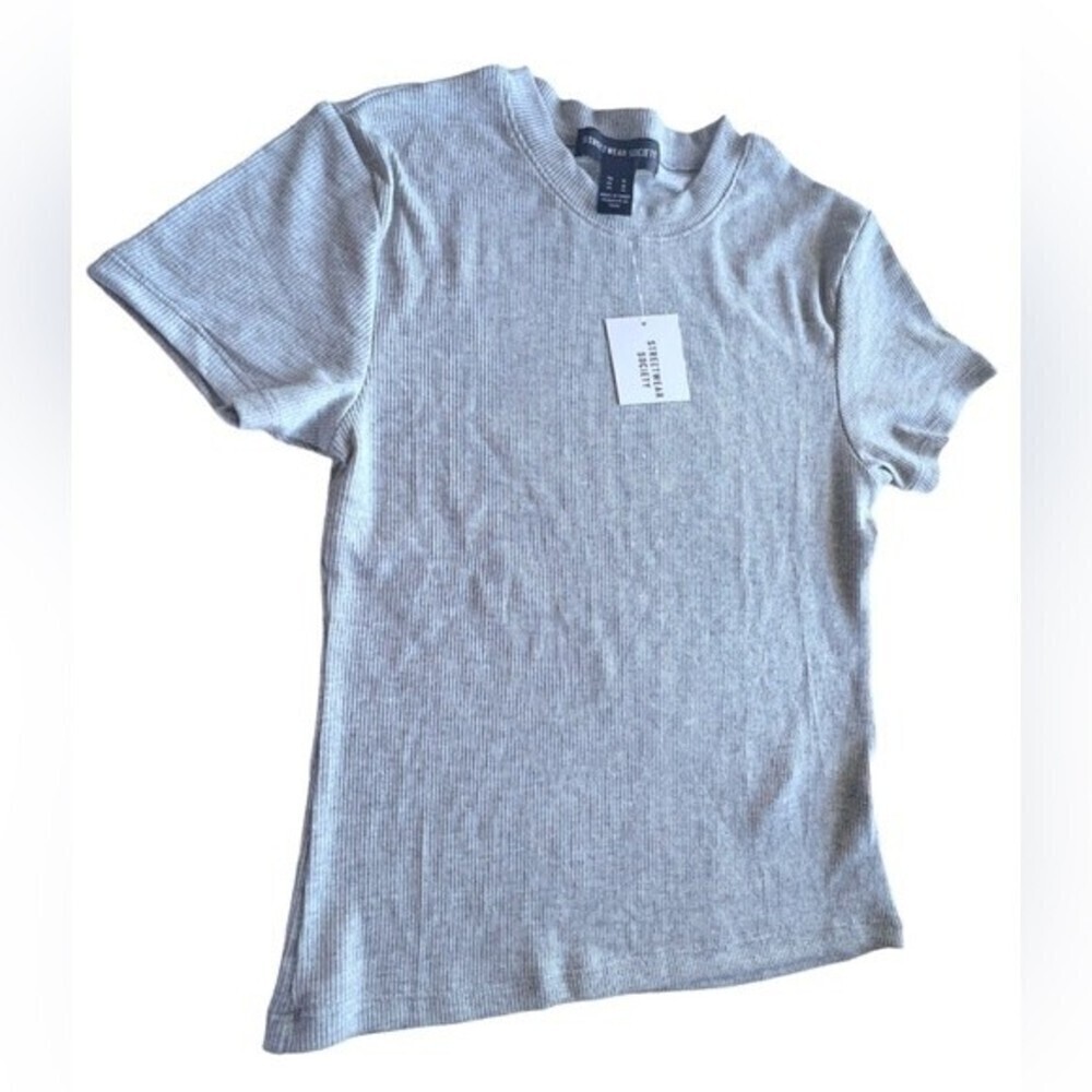 Streetwear Society Basic Solid Form Fitted Tee, G… - image 4